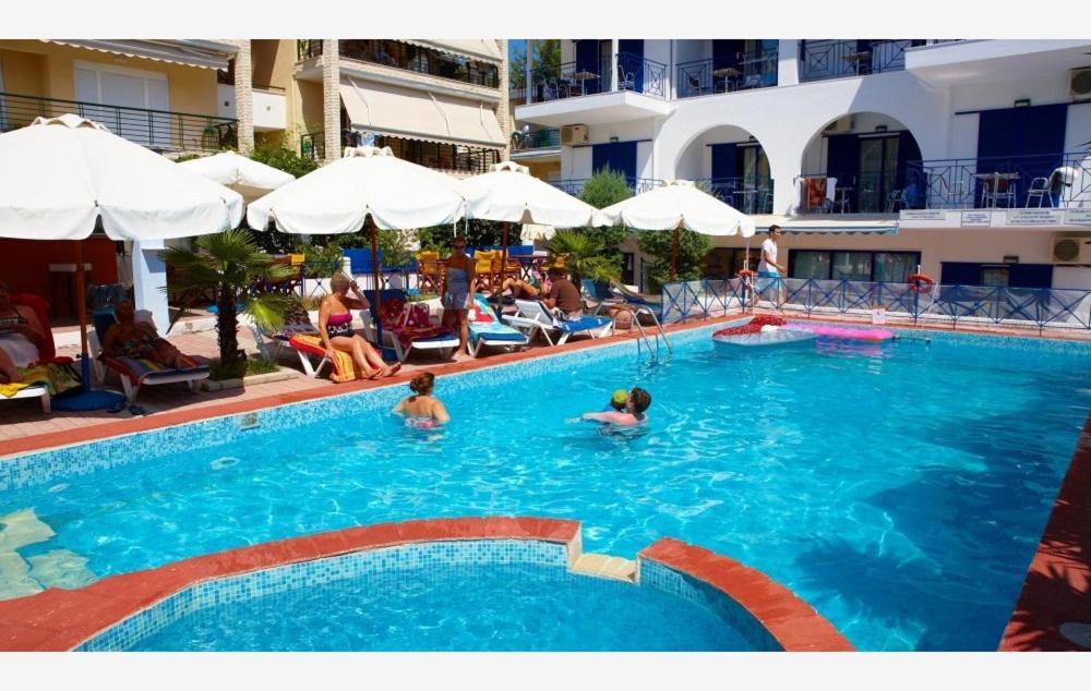 Hotel Makedonia Sky Hanioti Esterno foto